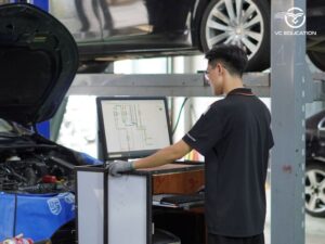 Mặt trái của nghề sửa chữa ô tô có thể bạn chưa biết