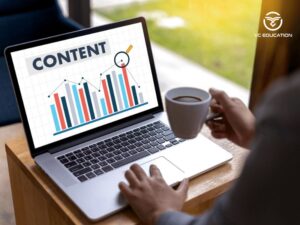 Học giỏi văn thì làm nghề gì? Top 7 nghề phù hợp nhất 2025