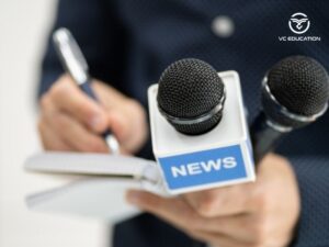 Học Văn Sử Địa làm nghề gì? Nghề nào có nhiều cơ hội phát triển?