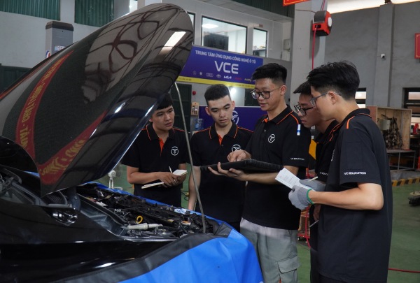 ĐIỂM KHÁC BIỆT & QUYỀN LỢI VƯỢT TRỘI TẠI VCE
