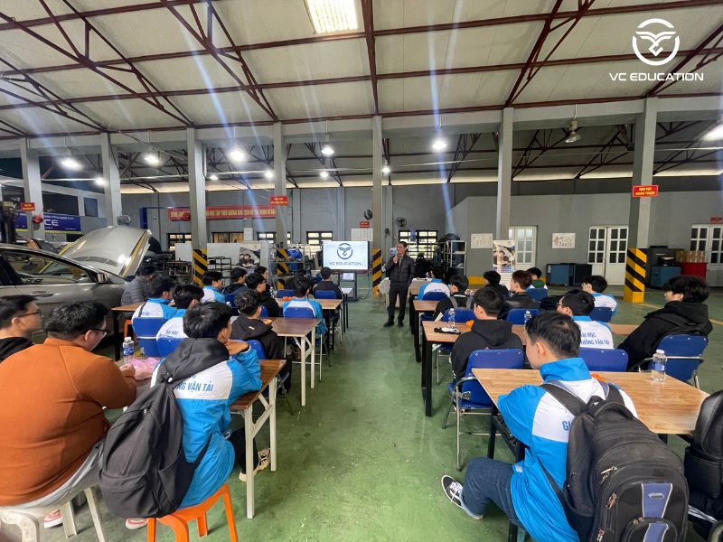 Trung tâm VCE - Nâng tầm kỹ thuật viên ô tô