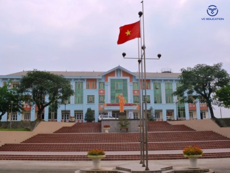 Trường Cao đẳng Cơ điện Phú Thọ dạy học sửa chữa ô tô