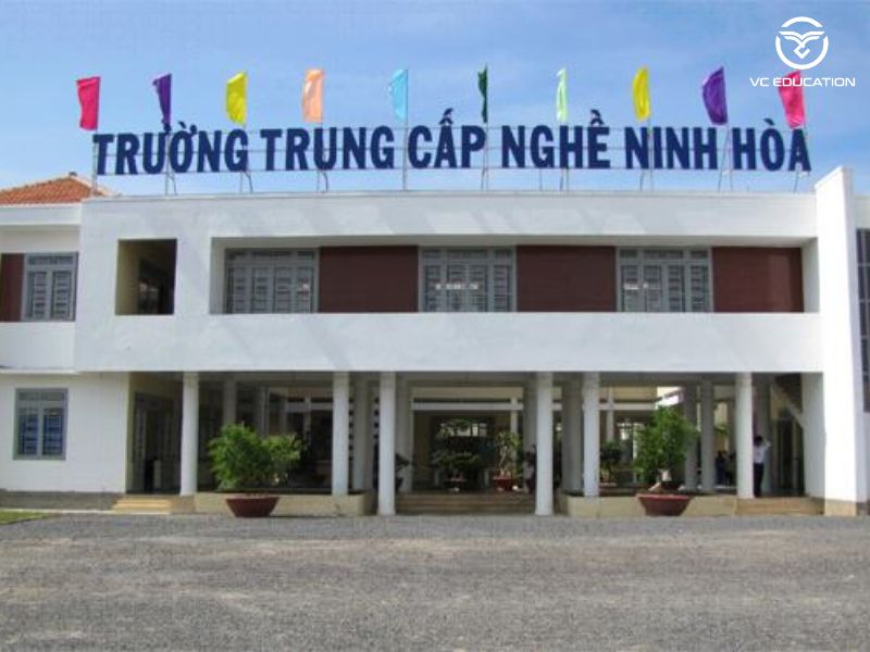 Địa chỉ học sửa chữa ô tô Khánh Hòa - Trường Trung Cấp Nghề Ninh Hòa
