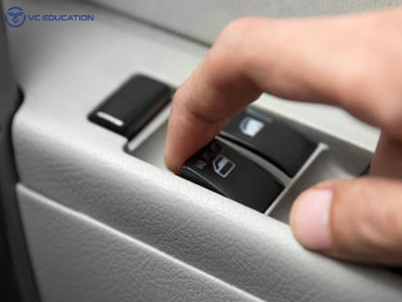 Công tắc điều khiển cửa kính không hoạt động