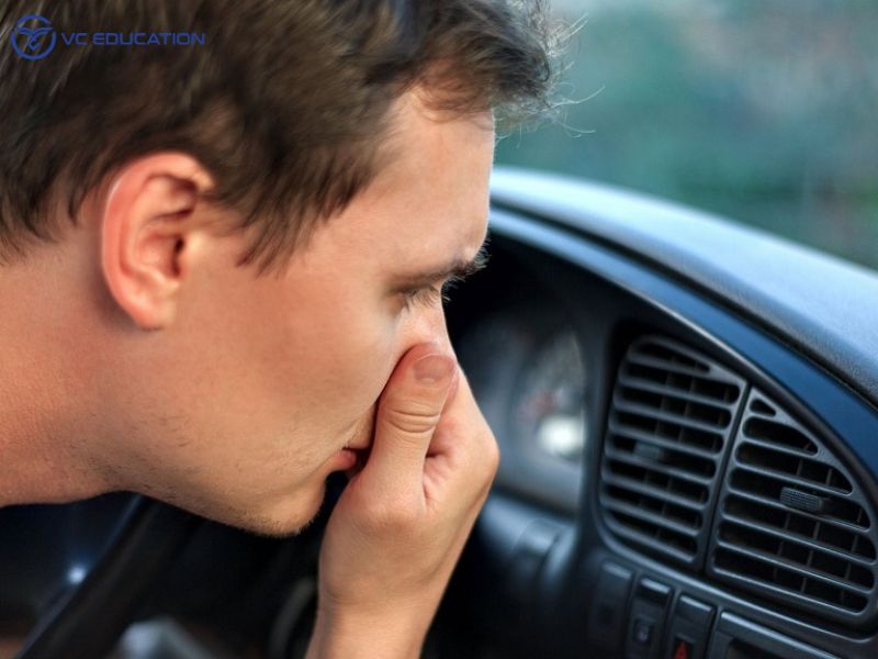 Gió từ điều hòa có mùi hôi, ẩm mốc khó chịu