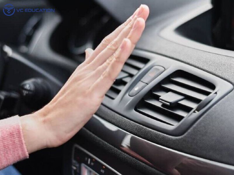Xuất hiện tiếng động lạ khi bật điều hòa ô tô