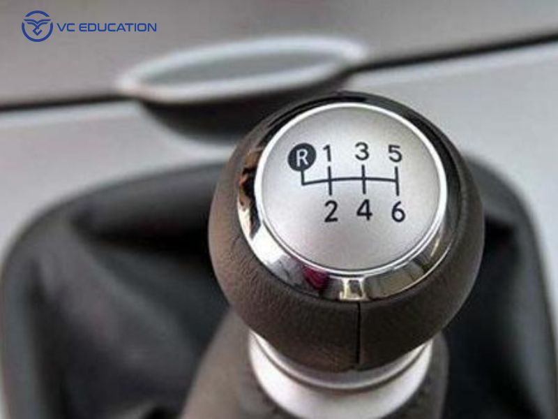 Cần số ô tô là gì? Các loại cần số phổ biến và cách sử dụng