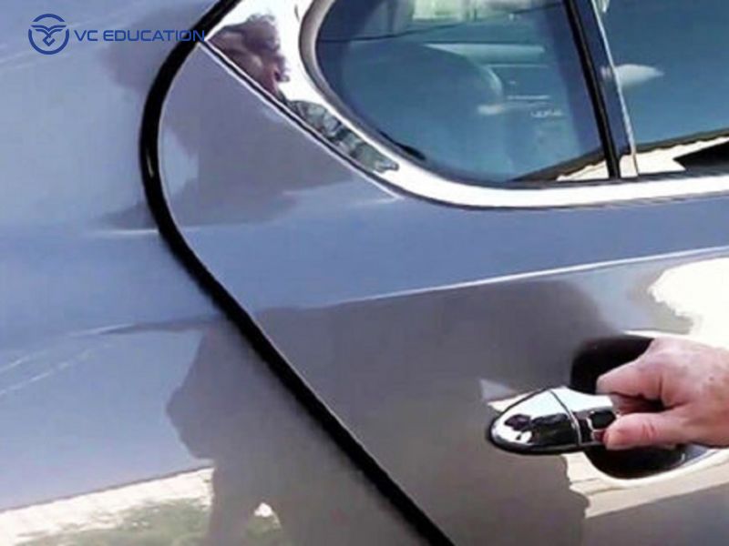Chi Phí Sửa Chữa Cửa Ô Tô Bị Xệ Là Bao Nhiêu?