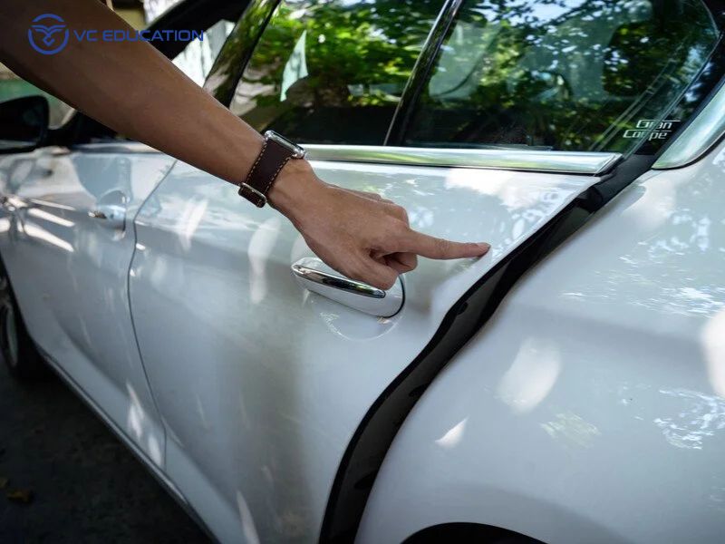 Dấu Hiệu Nhận Biết Cửa Ô Tô Bị Xệ Kịp Thời