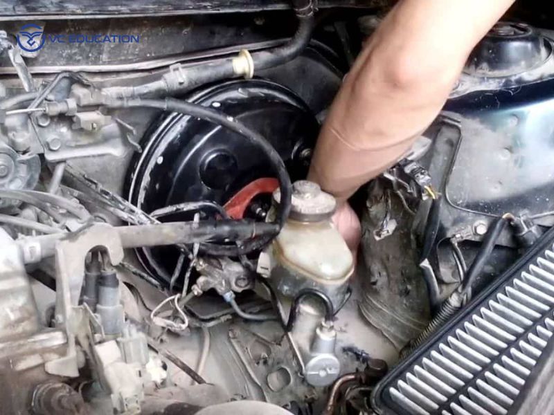 Khắc Phục Lỗi Bầu Trợ Lực Chân Không: Nên Sửa Hay Thay Thế?