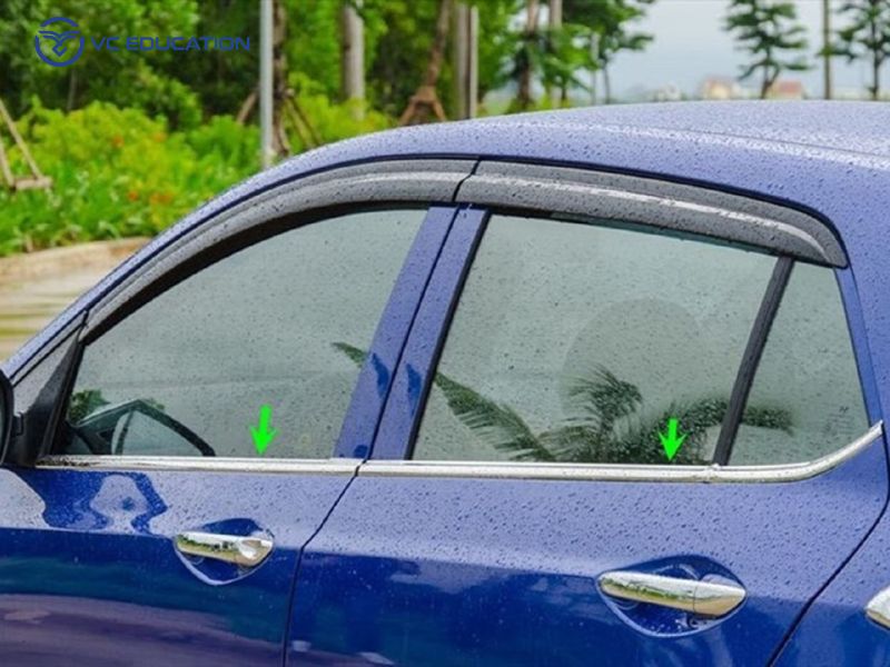 Nẹp chân kính ô tô là gì? Nguyên nhân dẫn đến nẹp xuống cấp