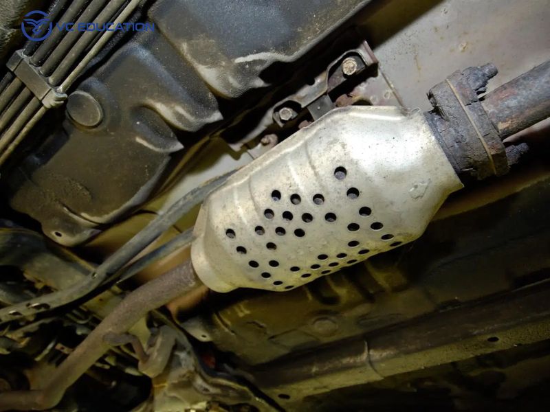 Tất tần tật về bộ chuyển đổi xúc tác (Catalytic Converter)