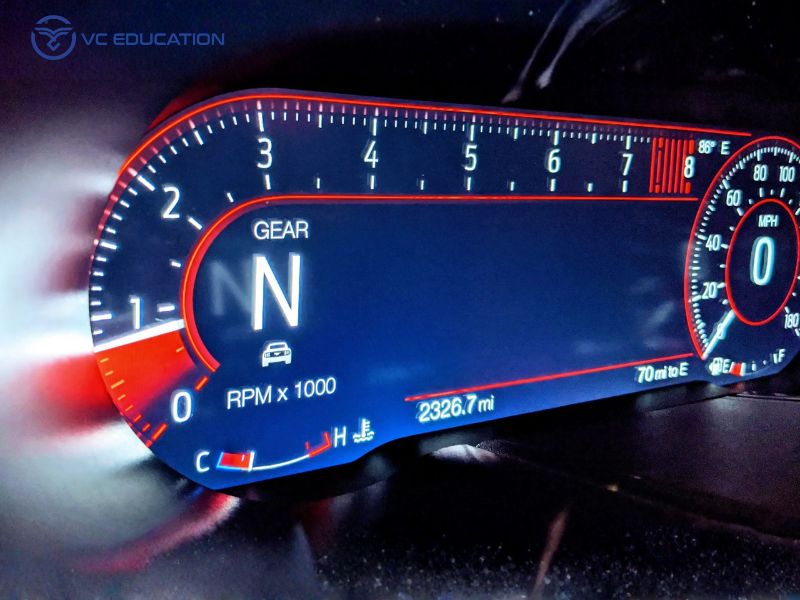 Đồng Hồ Vòng Tua (Tachometer) – "Mắt Thần" Của Động Cơ