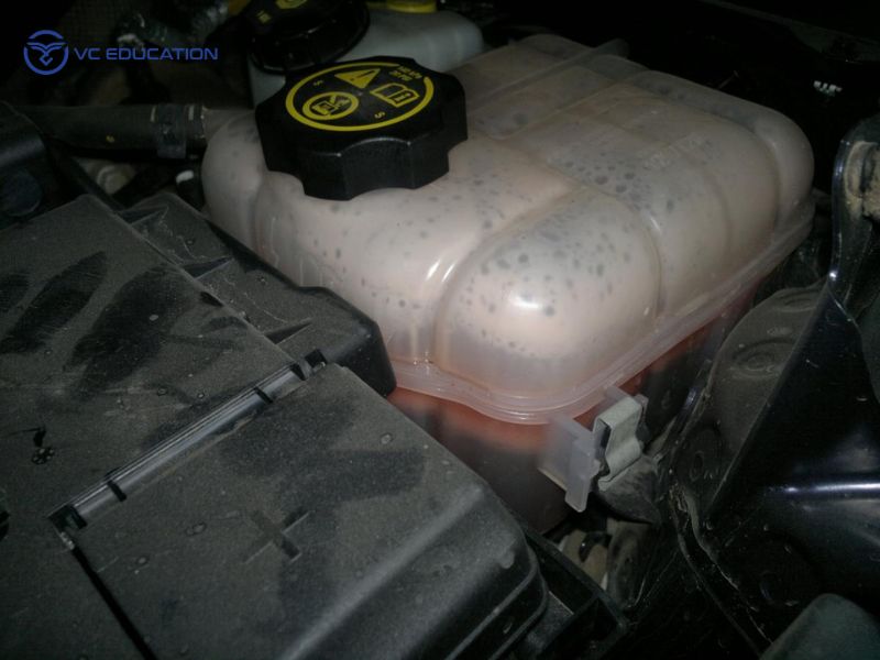 Dấu Hiệu Nhận Biết Bình Nước Phụ Bị Hỏng