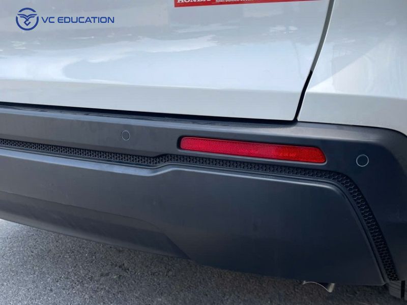 Cảm biến lùi là gì? Nguyên lý và các vấn đề thường gặp