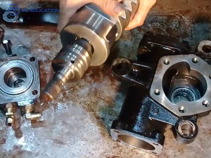 Bảo Dưỡng Bót Lái Trợ Lực Đúng Cách Để Tăng Tuổi Thọ Xe