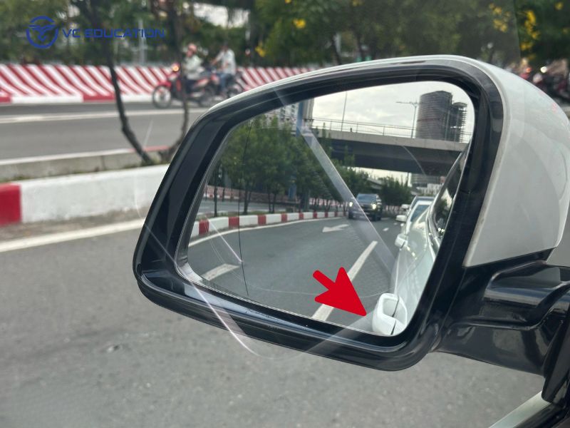 Các Sai Lầm Thường Gặp Khi Chỉnh Gương Chiếu Hậu Ô Tô và Cách Khắc Phục
