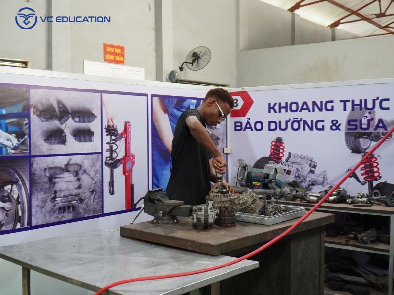 Vì Sao Học Nghề Là Xu Hướng Được Nam Giới Ưu Tiên Hiện Nay?