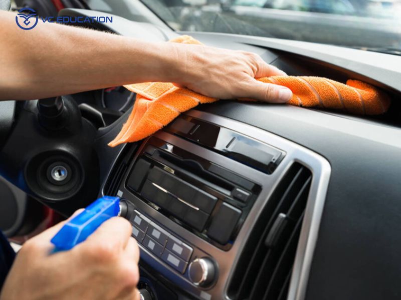 Bảo Dưỡng và Nâng Cấp Táp Lô: Lời Khuyên Từ Trung Tâm VCE