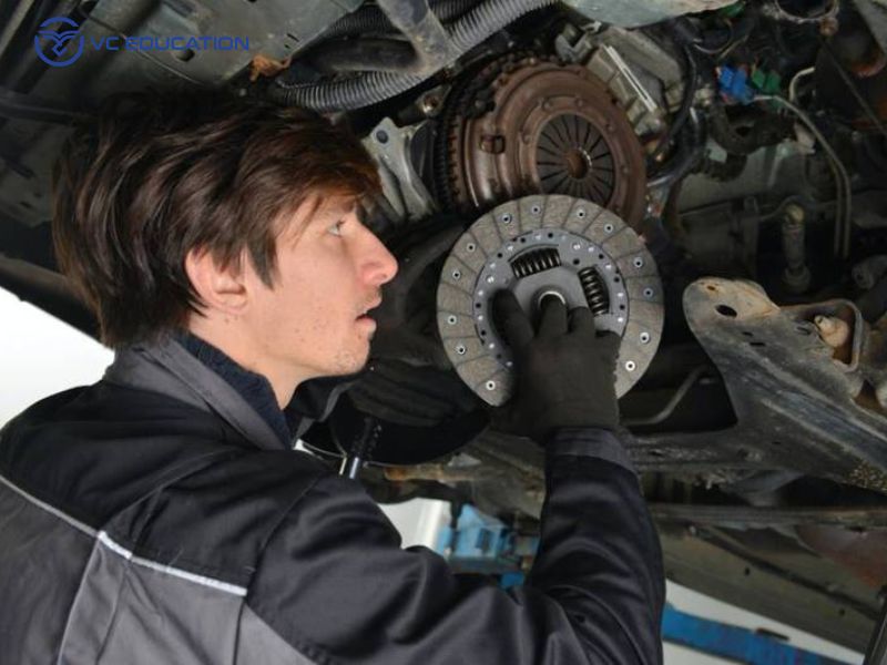 Cách Bảo Dưỡng Và Kéo Dài Tuổi Thọ Bộ Ly Hợp