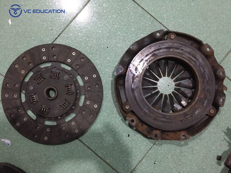 Dấu Hiệu Bộ Ly Hợp Hỏng Và Nguyên Nhân Phổ Biến