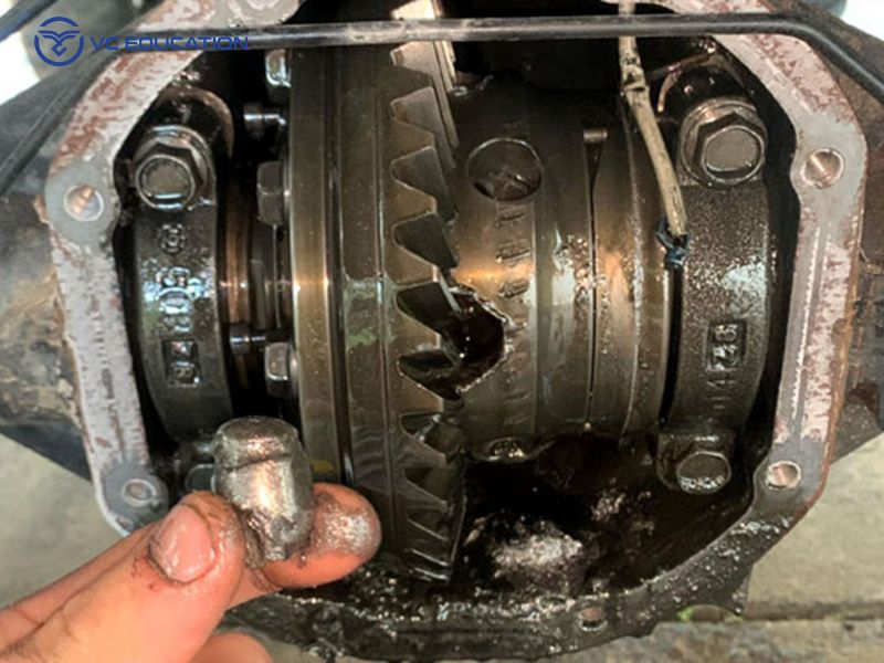 Hậu Quả Khôn Lường Khi Bỏ Quên Dầu Láp