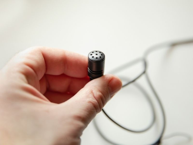 Thiết Bị Nghe Lén Ô Tô Là Gì? Những Điều Cần Biết