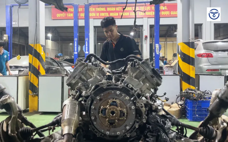 Thực hành trên xe Mercedes Benz, KIA, Lexus và BMW